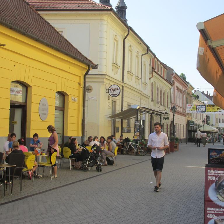 Fortuna Apartments Eger Exterior photo
